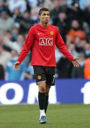 半场：塞维利亚0-0贝蒂斯，双方共一次射正（半场战报：塞维利亚与贝蒂斯互交白卷，双方合计仅1次射正）