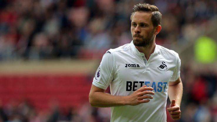 C罗未婚妻乔治娜点赞梅西妻子安东内拉夺冠帖