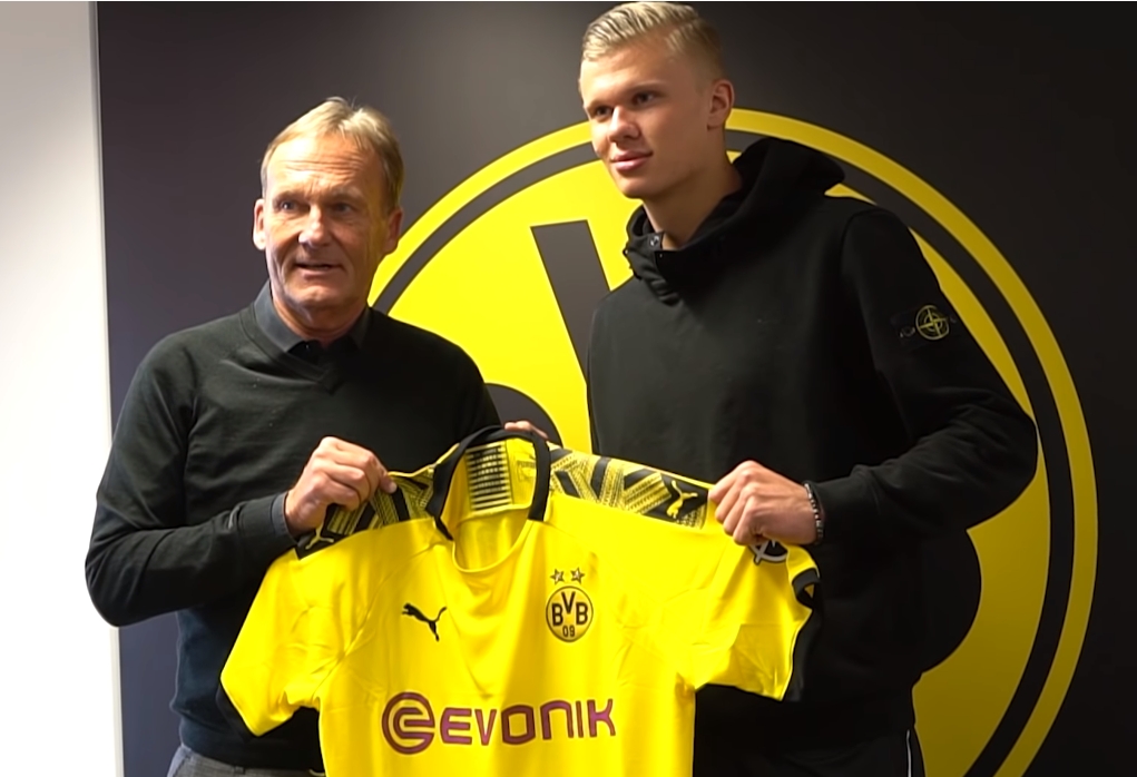 博主：梅西不是突然造访诺坎普的，阿根廷队正在西班牙集训（博主称梅西游诺坎普非临时起意，阿根廷队正于西班牙集训）