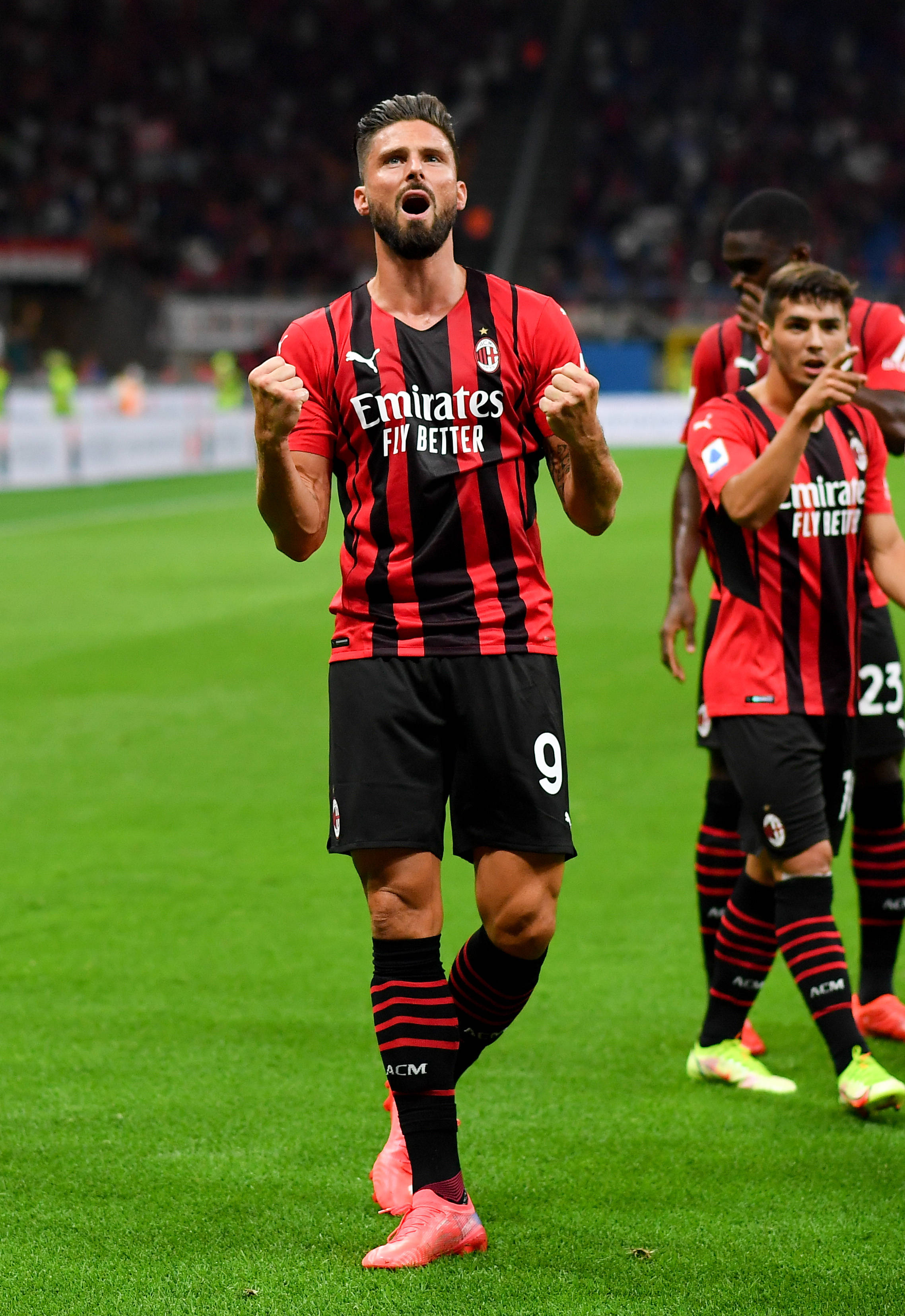 德劳伦蒂斯：孔蒂正带领球队重回正轨，球员也听从了他的指示（德劳伦蒂斯：孔蒂已让球队走上正轨，球员们在执行其部署）