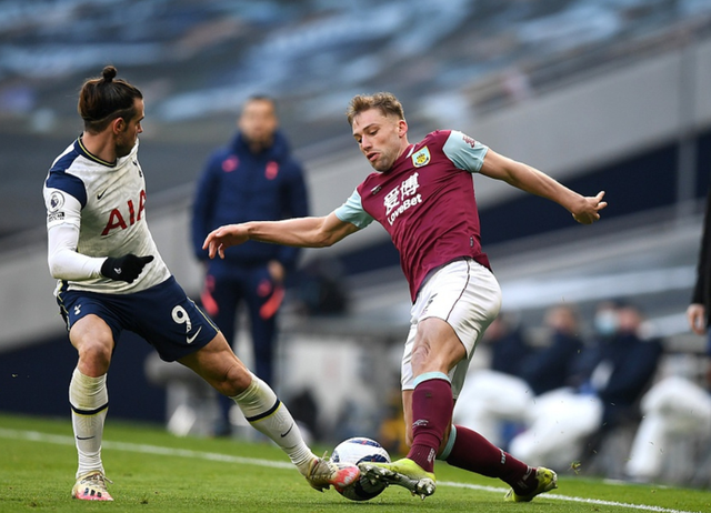 斯基拉：米兰可能通过科斯蒂奇的交易签DV9，两人经纪人相同（斯基拉：米兰或借科斯蒂奇交易运作引进DV9，二人同属一经纪人）