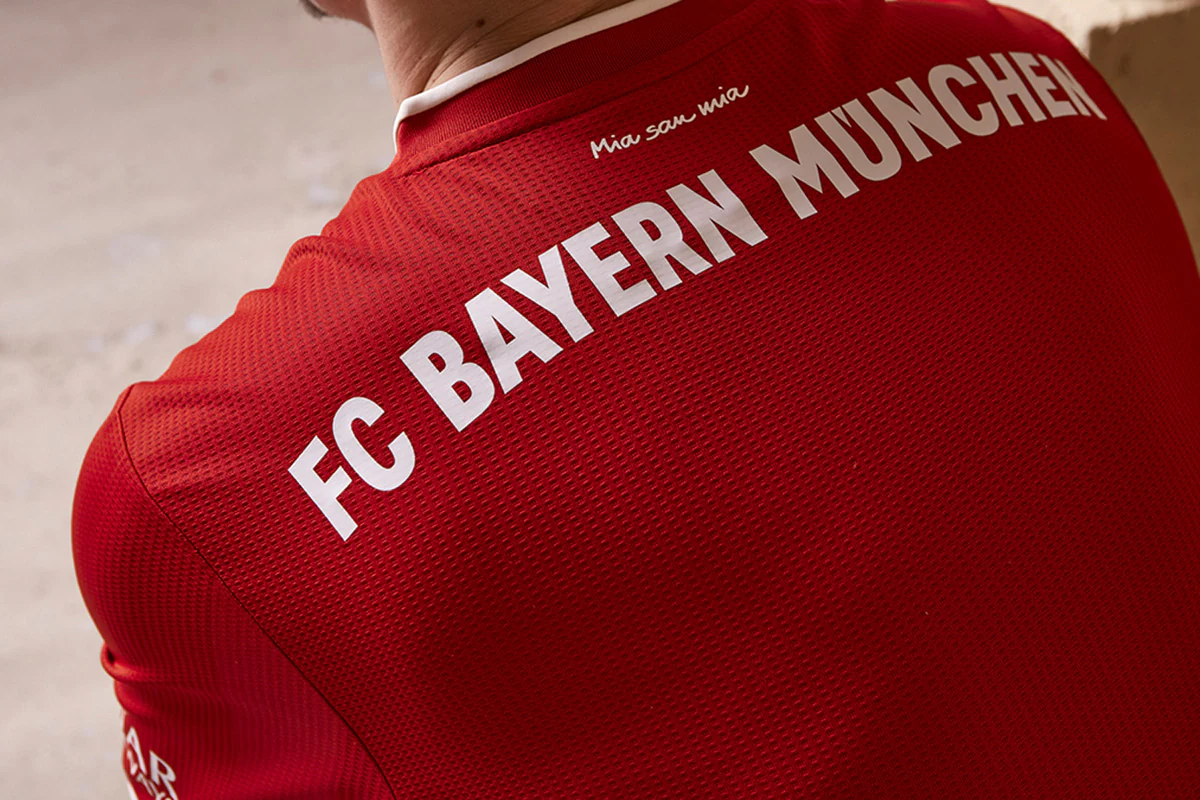 FC26坚不可摧：萨拉赫领衔，萨卡、莫德里奇、卡马文加在列（FC26铁壁阵容：萨拉赫挂帅，萨卡、莫德里奇、卡马文加齐聚）