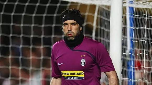 看老乡？西班牙和皇马传奇射手劳尔现场观看维拉vs阿森纳（劳尔现身维拉vs阿森纳看台：皇马传奇或为西班牙同胞助威？）