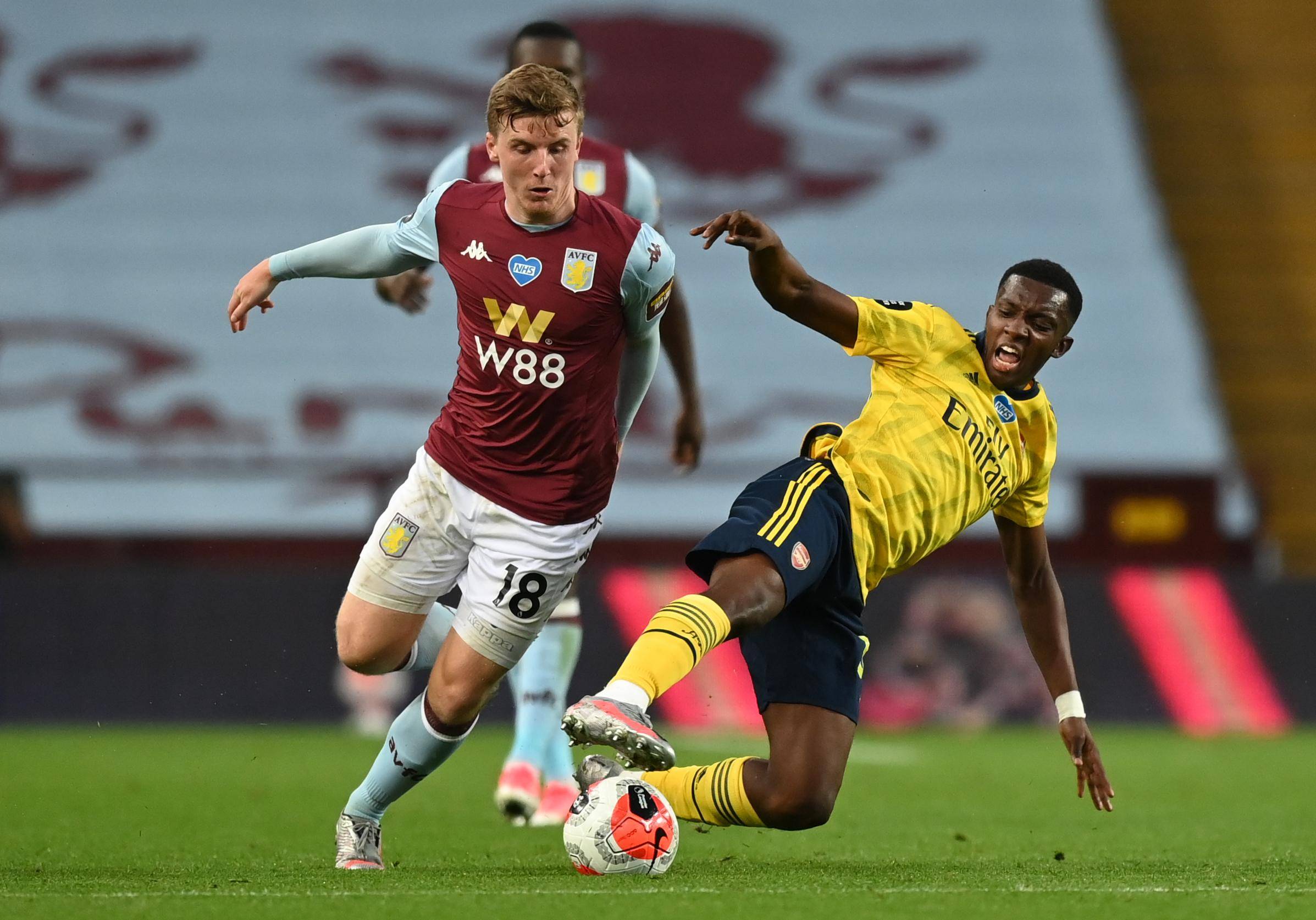 踢球者：拜仁正密切关注格里马尔多，希望其替代格雷罗（踢球者：拜仁锁定格里马尔多，计划让其接班格雷罗）