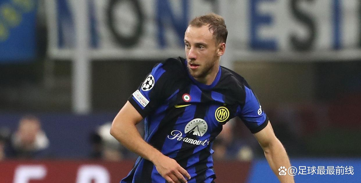 姆伯莫打进一球，吃到一张黄牌，赛后收获7.8的虎扑评分！（姆伯莫一球一黄，赛后获虎扑7.8分）