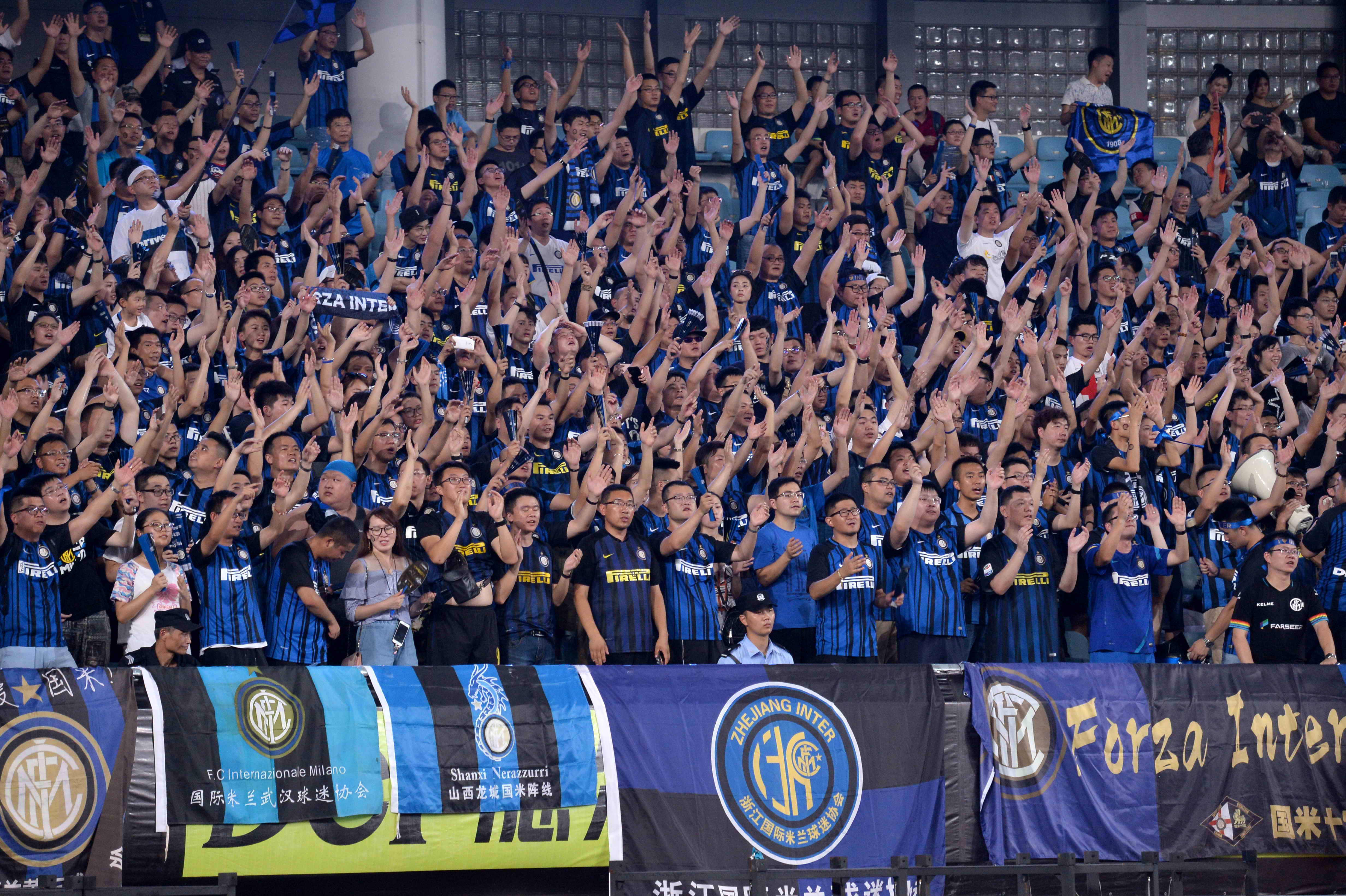 篮球NBA大交易流言四起，多队积极运作（NBA大交易传闻升温，多队密集运作）