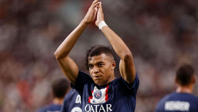 CBA：辽宁男篮稳住胜局 客场击败山东（CBA：辽宁男篮客场力克山东 稳稳拿下胜利）