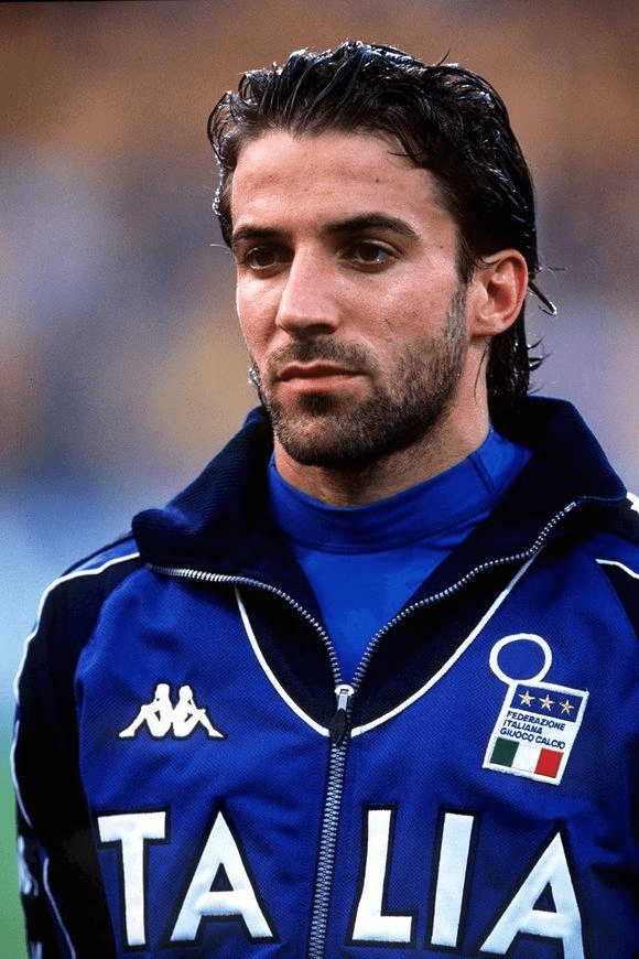 围绕着莱万与凯恩的转会传闻大家觉得拜仁会同意吗？