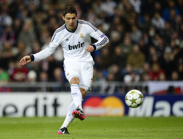 足球和篮球观赛热回暖，全球关注度持续上升