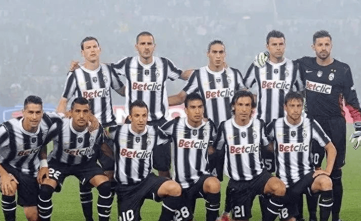 记者：虽然帕夫洛维奇无大碍，但战斯图加特他将轮休磁卡首发（记者：帕夫洛维奇伤情无虞，战斯图加特轮休；磁卡顶替首发）