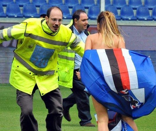 伤愈复出，阿方索-戴维斯时隔262天再度为拜仁出战（伤愈回归，阿方索-戴维斯阔别262天再披拜仁战袍）