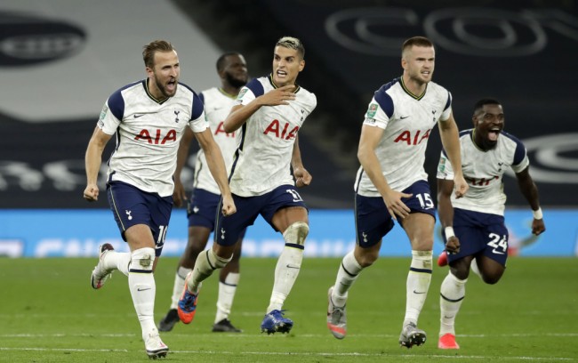 湖人浓眉哥篮下统治球队获胜（浓眉内线统治助湖人取胜）