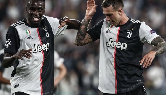 拜仁官方：后卫博埃因病缺席与斯图加特的比赛（拜仁官宣：后卫博埃因病无缘战斯图加特）